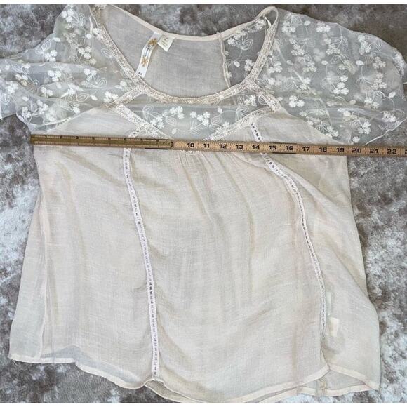 ADiva cream colored gauze like with lace overlay and crochet seems SZ L - Picture 5 of 7